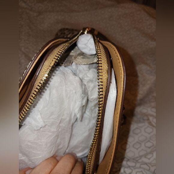 NWT DKNY Handbag  - Picture 12 of 16